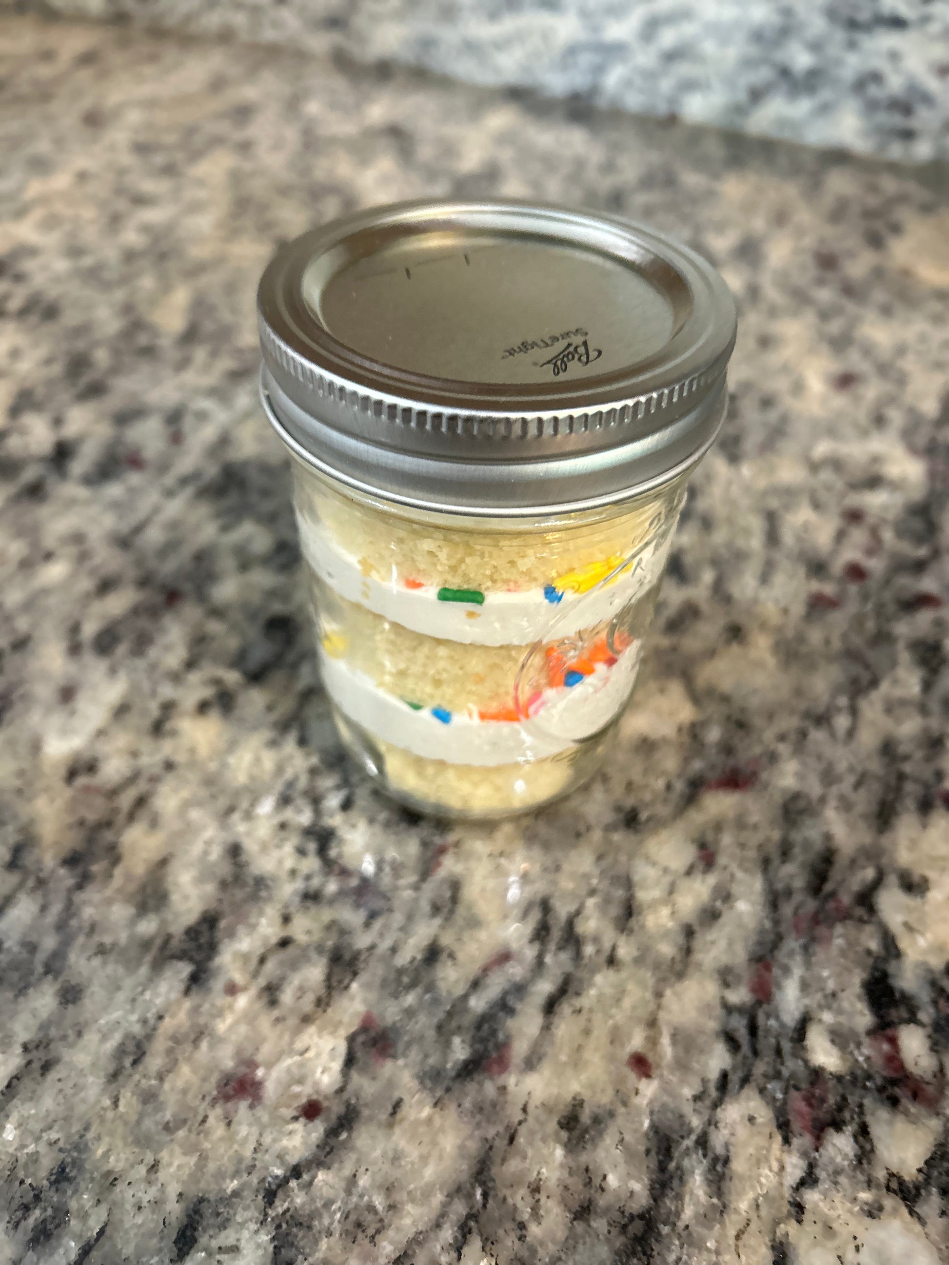 Cake in a Jar – Fresh, Fun & Portable Dessert